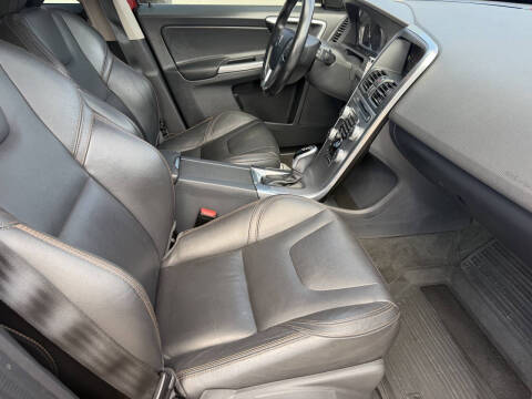 2017 Volvo XC60 T6 Dynamic