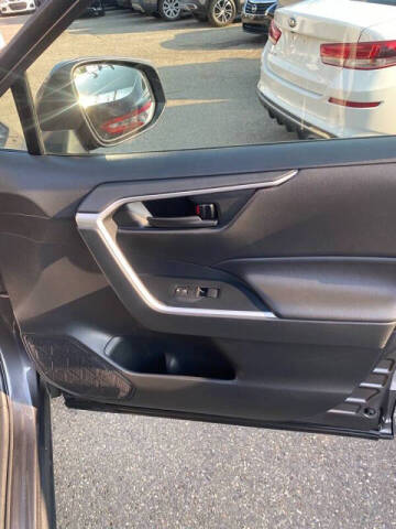 2022 Toyota RAV4 Hybrid LE