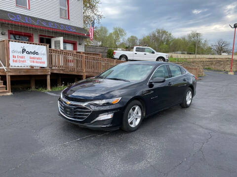 2019 Chevrolet Malibu for sale at DrivePanda.com of Marengo in Marengo IL