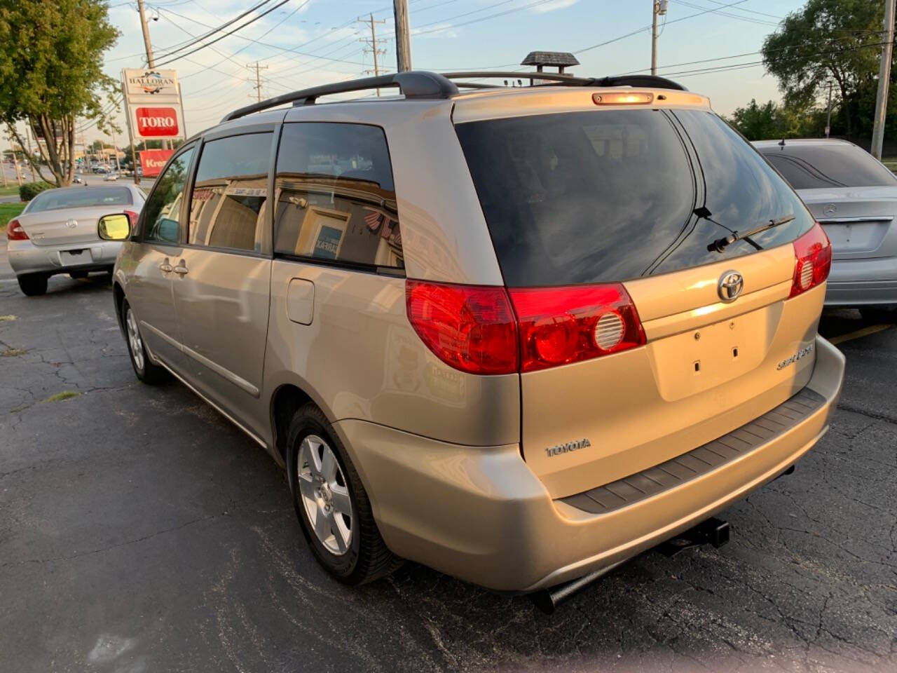 2007 Toyota Sienna for sale at Sawan Auto Sales Inc in Palatine, IL