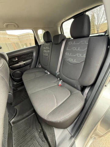 2012 Kia Soul +