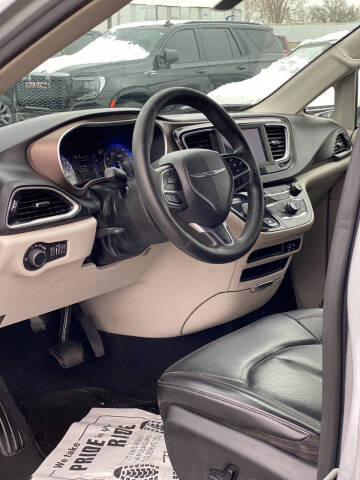 2020 Chrysler Voyager LXi