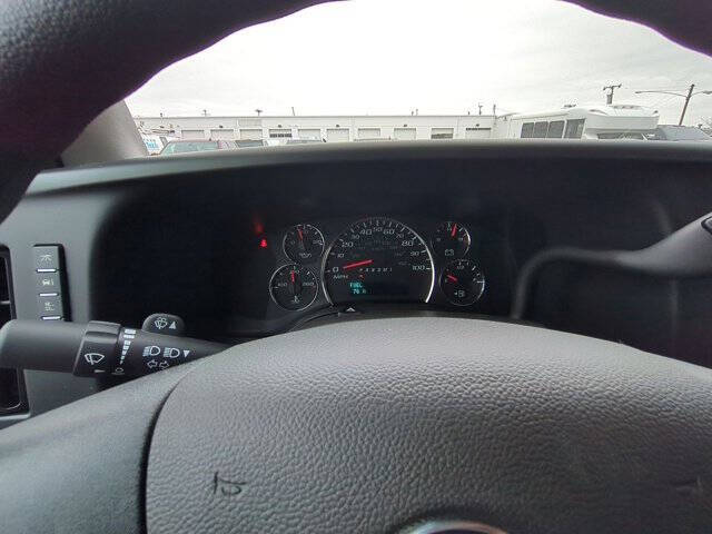 2025 Chevrolet Express 2500