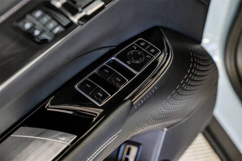 2024 Cadillac LYRIQ Luxury 1