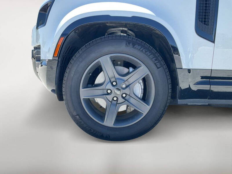 2024 Land Rover Defender 90 P400 X-Dynamic SE