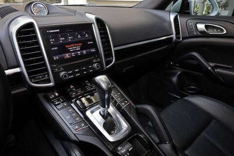 2018 Porsche Cayenne Platinum Edition