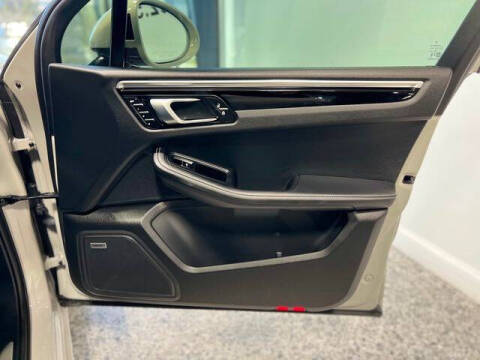 2024 Porsche Macan S