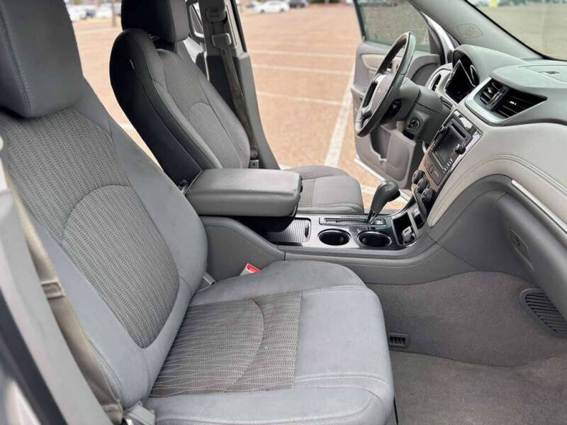 2017 Chevrolet Traverse LT