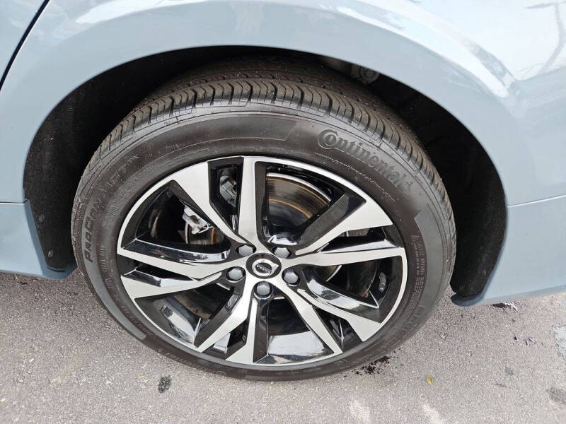 2024 Volvo S60 B5 Core Dark Theme