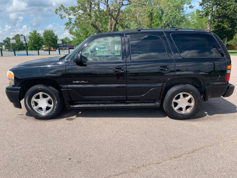 2005 GMC Yukon for sale at Grace Motors LLC in Sullivan MO