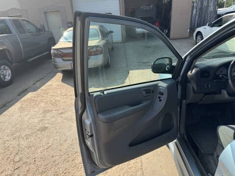 2005 Dodge Grand Caravan SE