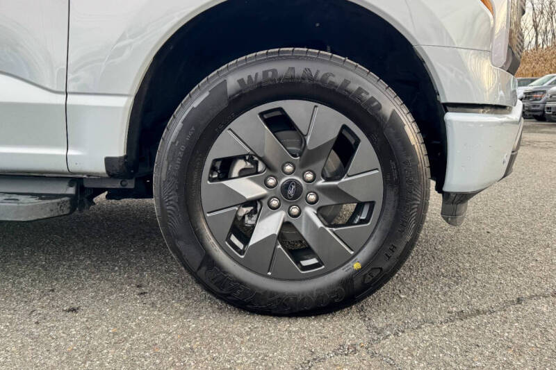 2025 Ford F-150 Lightning Flash