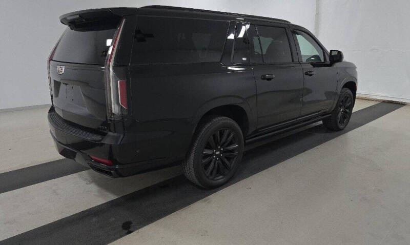 2022 Cadillac Escalade ESV Sport