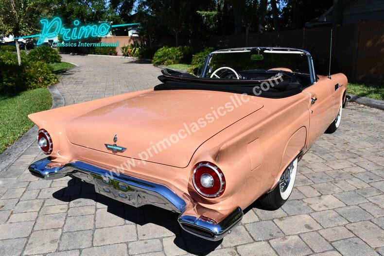 1957 Ford Thunderbird