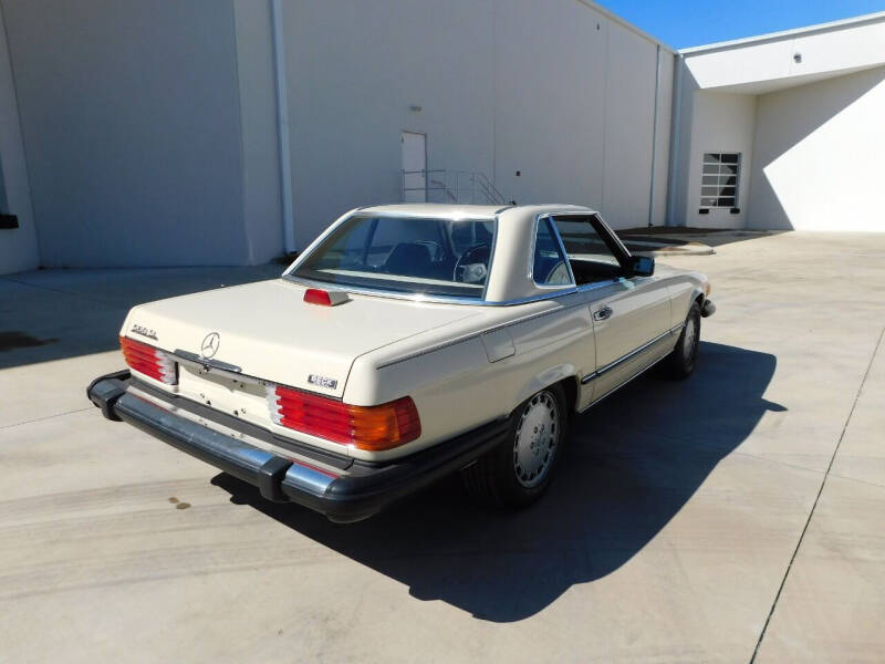 1987 Mercedes-Benz 560-Class 560 SL
