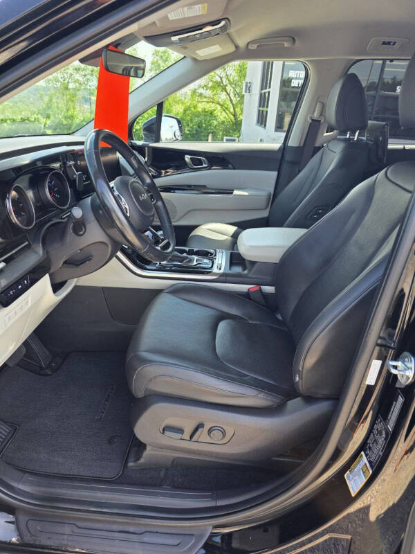 2022 Kia Carnival SX