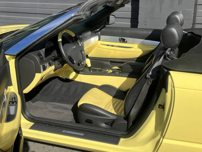 2002 Ford Thunderbird Deluxe
