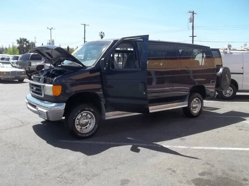 2003 Ford Econoline Wagon XLT photo 65