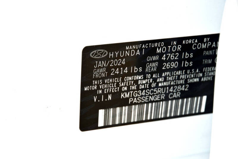 2024 Genesis G70 2.5T Standard