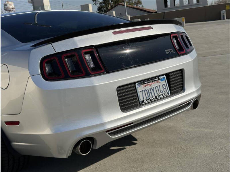 2014 Ford Mustang GT photo 18