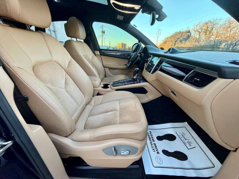 2017 Porsche Macan