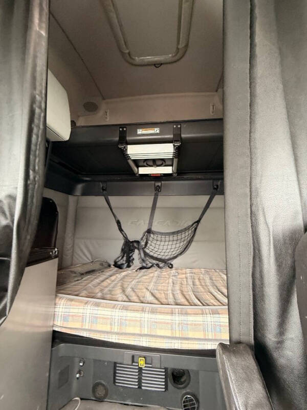 2020 Freightliner Cascadia