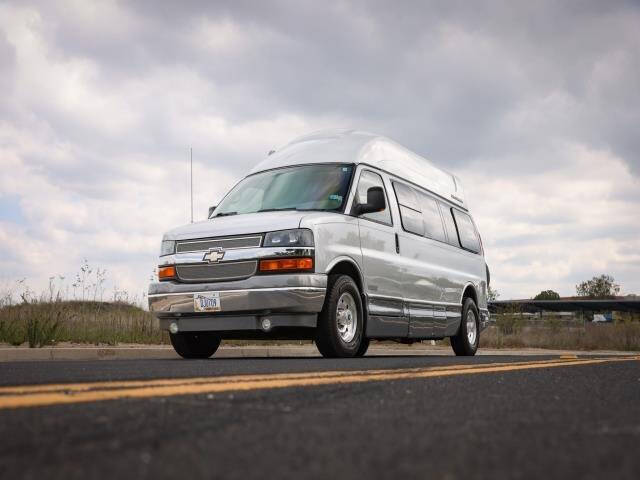 2010 Chevrolet Express Cargo Work Van's photo