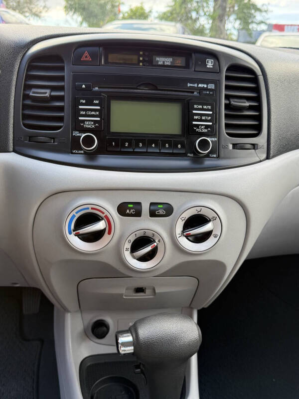 2009 Hyundai Accent GLS