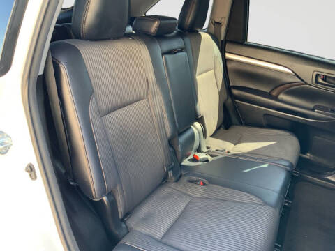 2017 Toyota Highlander LE Plus