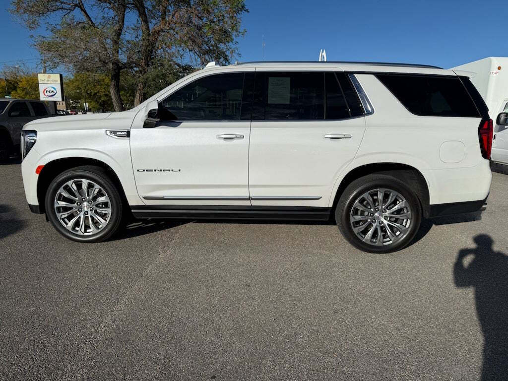 2022-gmc-yukon-denali-4x4-4dr-suv.jpg