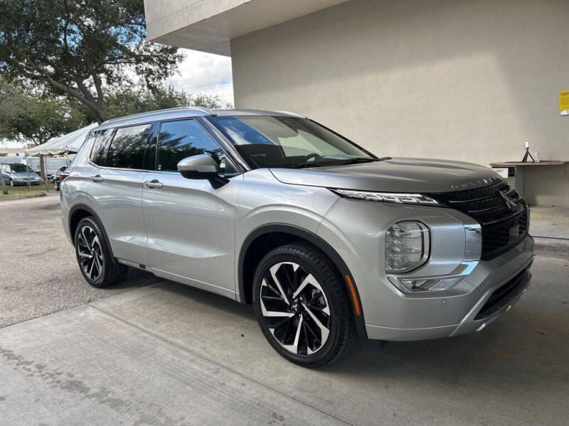 Used 2022 Mitsubishi Outlander SEL with VIN JA4J3VA86NZ075974 for sale in Davie, FL