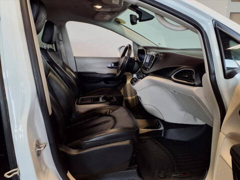 2020 Chrysler Pacifica Touring L