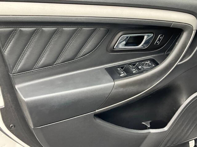 2015 Ford Taurus SEL