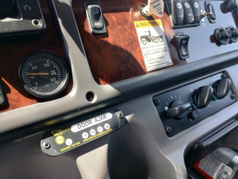2014 Freightliner M2 106