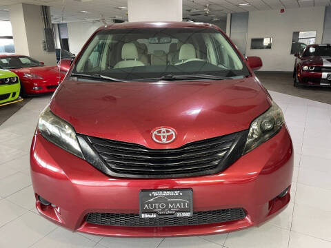2012 Toyota Sienna LE 8-Passenger
