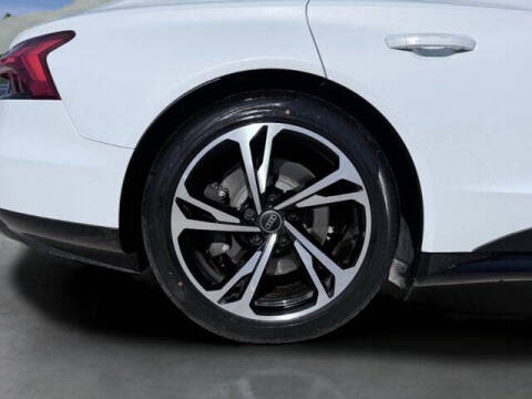 2024 Audi e-tron GT quattro Premium Plus