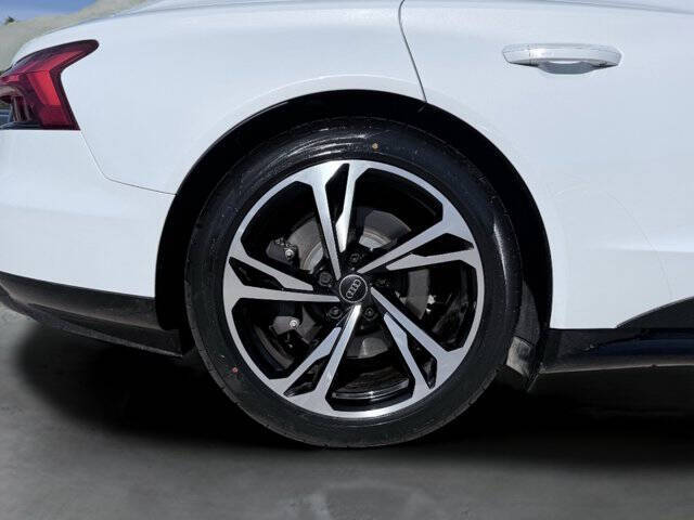 2024 Audi e-tron GT quattro Premium Plus