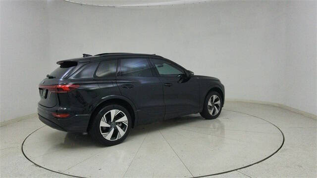 2025 Audi Q6 e-tron quattro Premium Plus