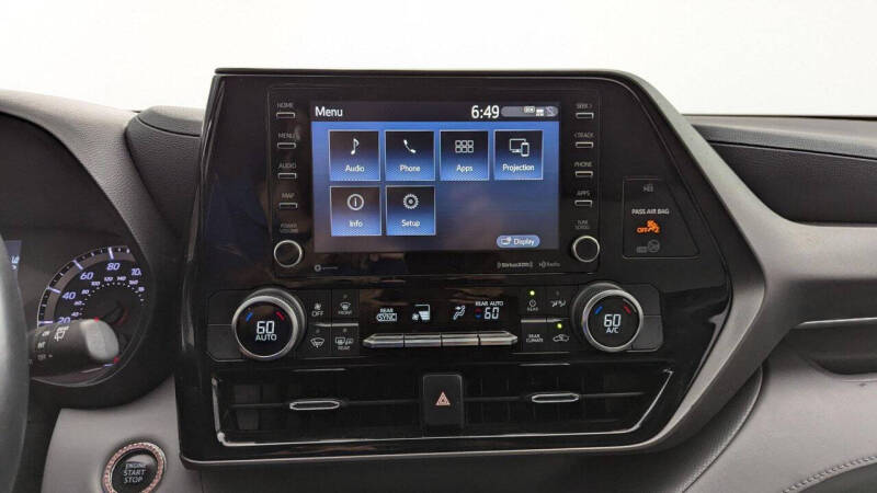 2022 Toyota Highlander LE