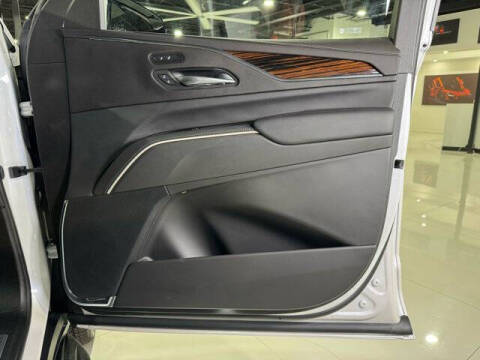 2024 Cadillac Escalade ESV Luxury