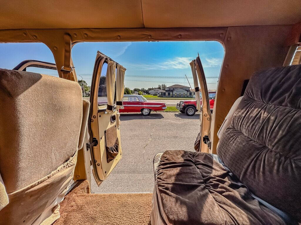 1984 Ford E-Series 104