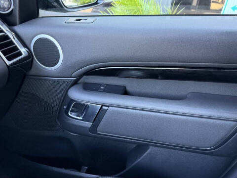 2020 Land Rover Discovery SE