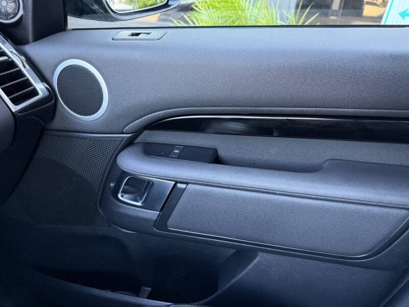 2020 Land Rover Discovery SE