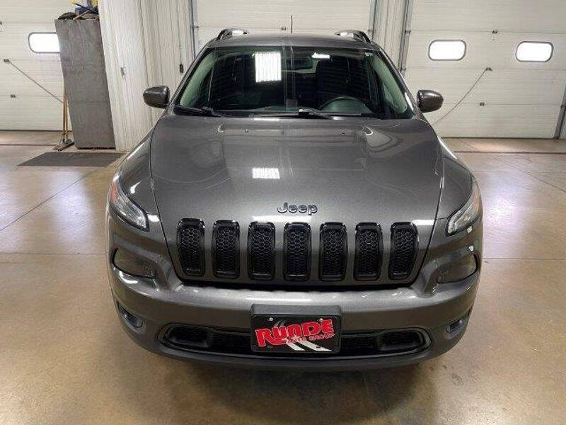 Used 2018 Jeep Cherokee Latitude with VIN 1C4PJMCX7JD509301 for sale in Hazel Green, WI