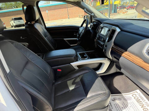 2017 Nissan Titan SL