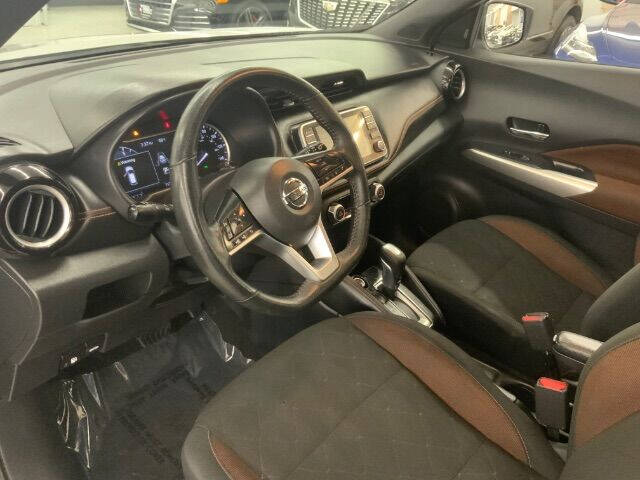 2020 Nissan Kicks SR