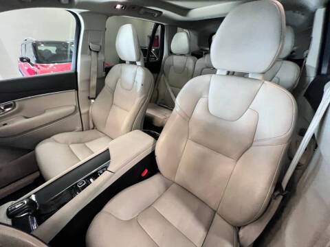 2020 Volvo XC90 T5 Momentum