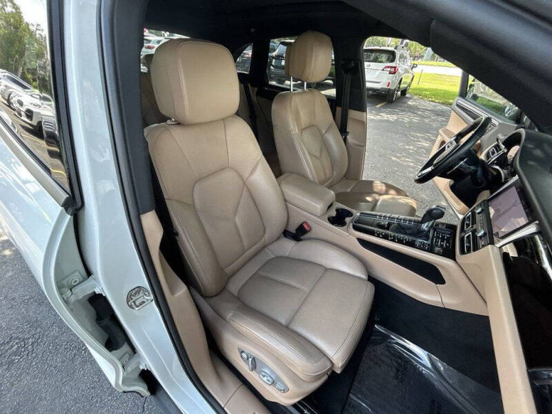 2020 Porsche Macan