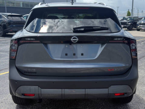 2025 Nissan Kicks SR