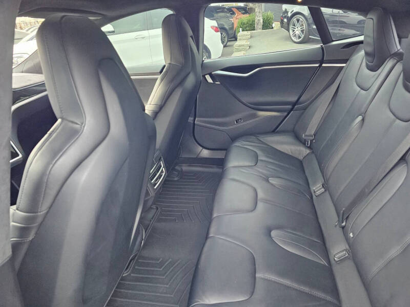 2015 Tesla Model S 70D